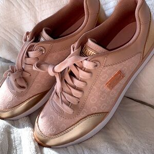 New Guess Blush pink/ white/ Rose gold sneakers with lots of detail. Size 10M